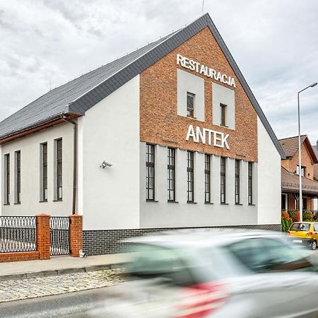 Hotel Antek Zlinice エクステリア 写真