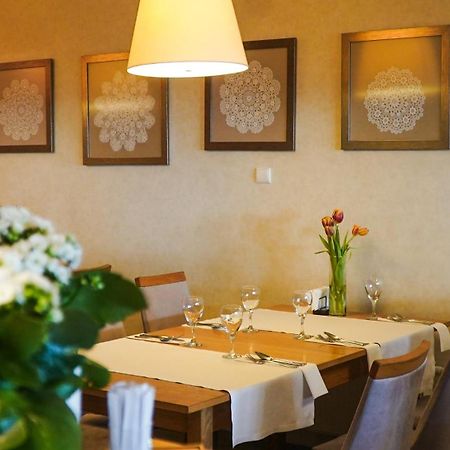 Hotel Antek Zlinice エクステリア 写真