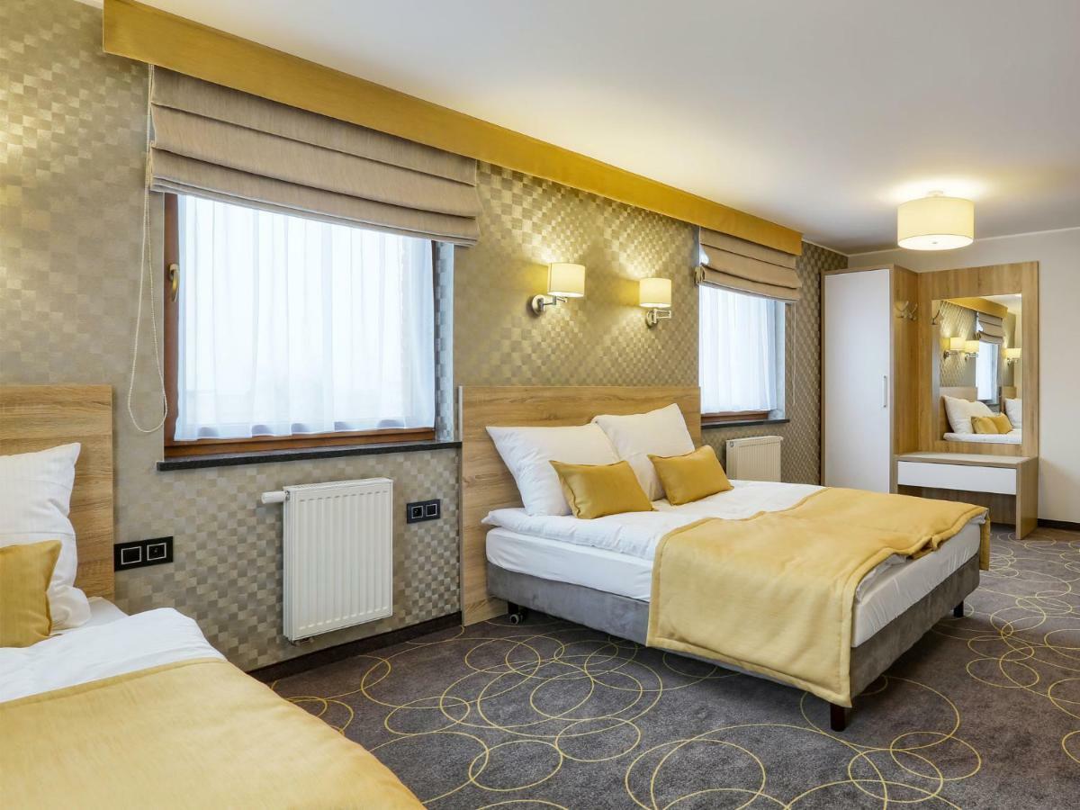 Hotel Antek Zlinice エクステリア 写真