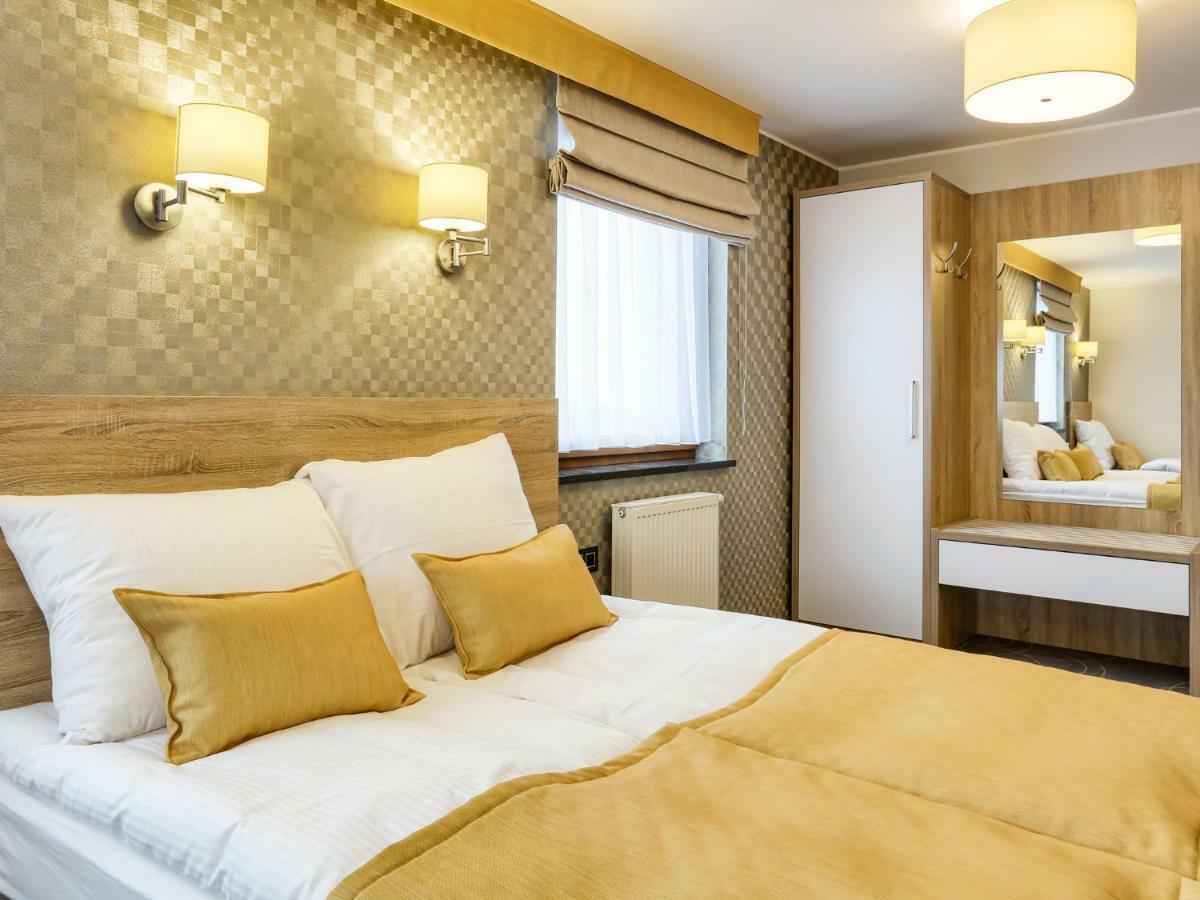Hotel Antek Zlinice エクステリア 写真